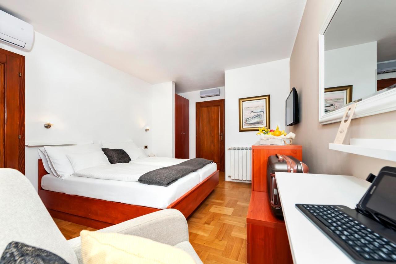 Villa Milli B&B 罗维尼 外观 照片